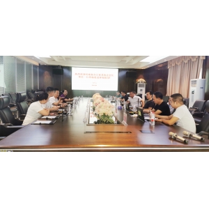 河南省辦公家具協(xié)會(huì)會(huì)長(zhǎng)張鋒一行到訪(fǎng)思進(jìn)家具集團(tuán)指導(dǎo)工作！